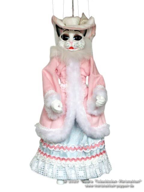 Gata marioneta 