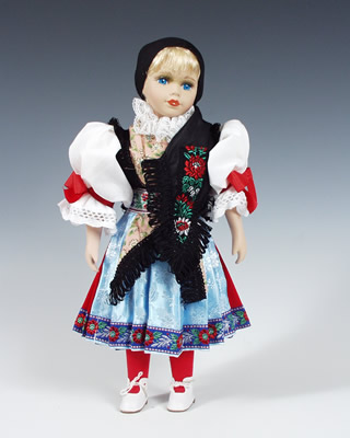 Chodka muñeca en trajes nacionales 