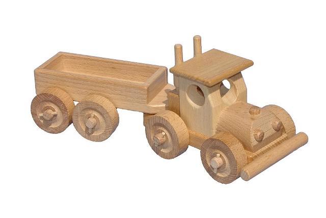 Tractor de madera
