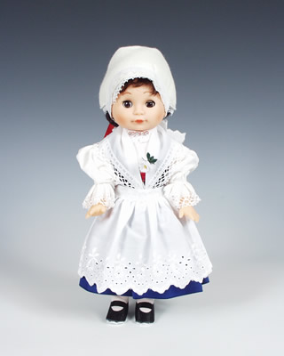 Telc muñeca en trajes nacionales  