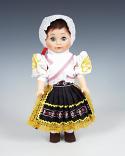 Detva muñeca en trajes nacionales 