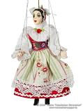 Marioneta en traje nacional Anna