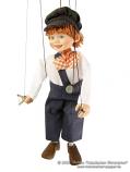 Chica poco femenina marioneta