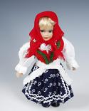 Valaska muñeca en trajes nacionales   